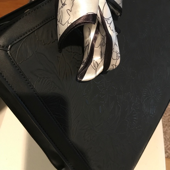 Laptop Tote Campus/Work Bag Classy Optional Tied Scarf Final Sale - Picture 1 of 9